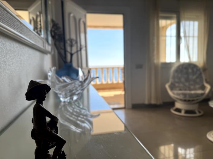 Image No.11-3 Bed House for sale