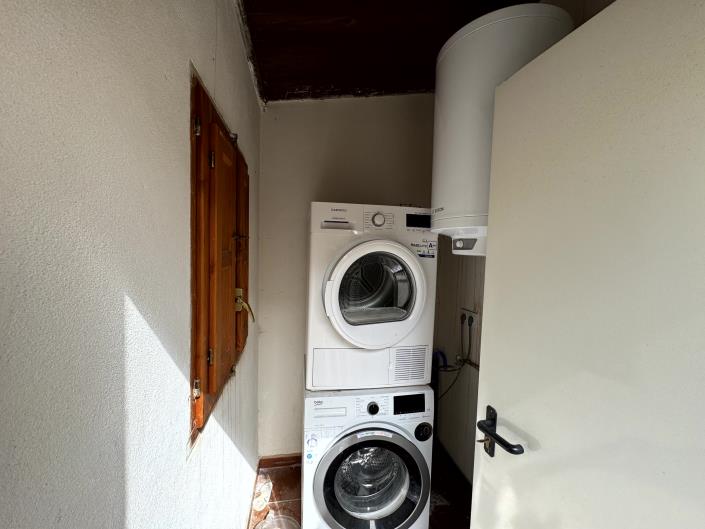 Image No.28-3 Bed Country House for sale