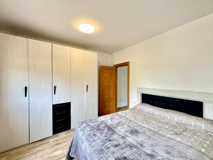 Image No.16-3 Bed Country House for sale