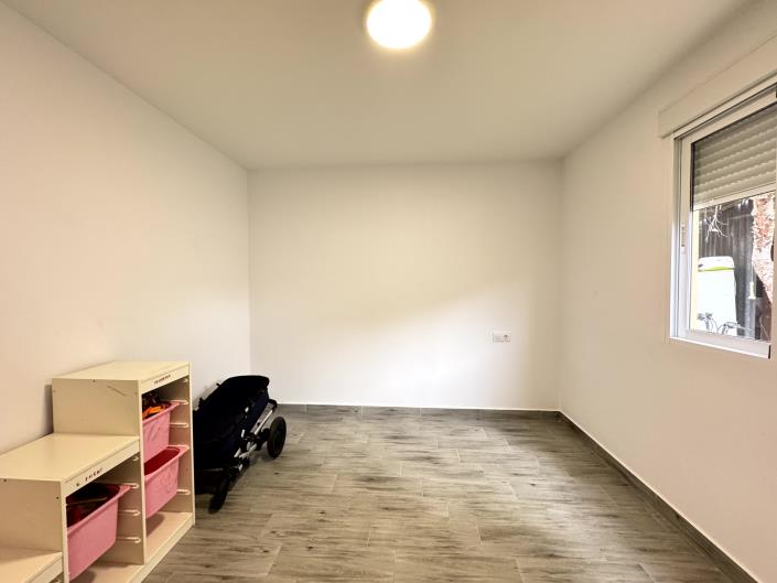 Image No.24-3 Bed Country House for sale