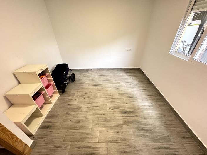 Image No.25-3 Bed Country House for sale