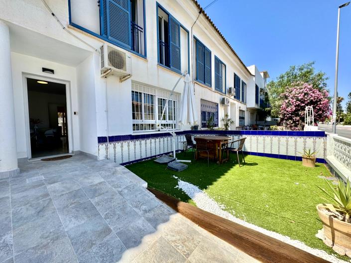 Image No.12-4 Bed Semi-Detached for sale