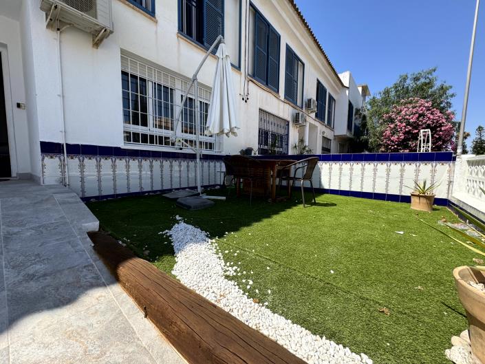 Image No.14-4 Bed Semi-Detached for sale