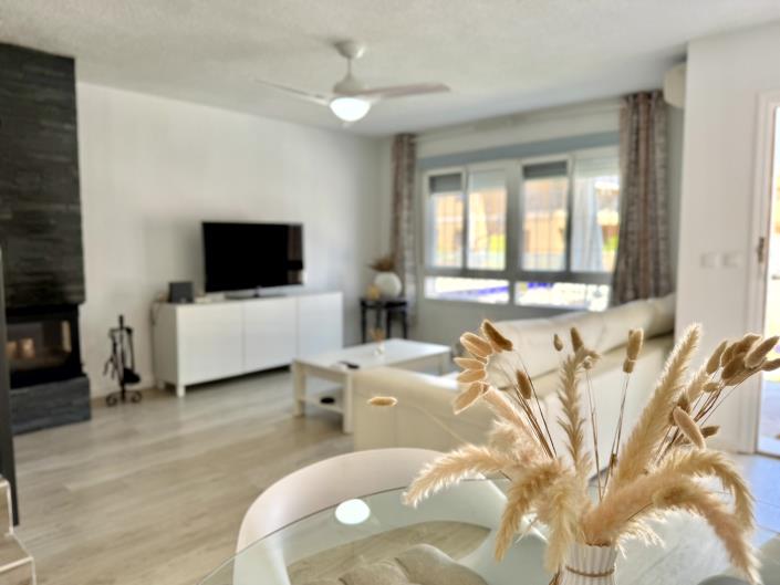 Image No.17-4 Bed Semi-Detached for sale