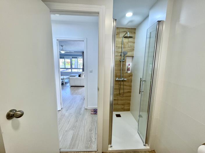 Image No.21-4 Bed Semi-Detached for sale