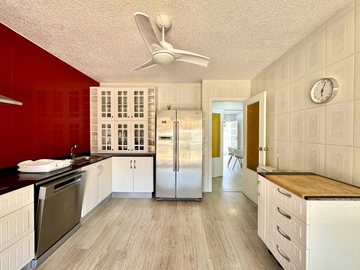 Image No.25-4 Bed Semi-Detached for sale