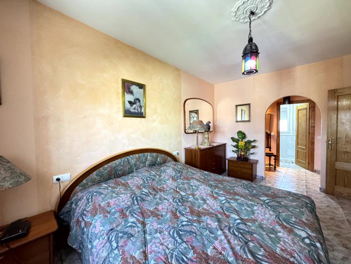 Image No.44-4 Bed Country Property for sale