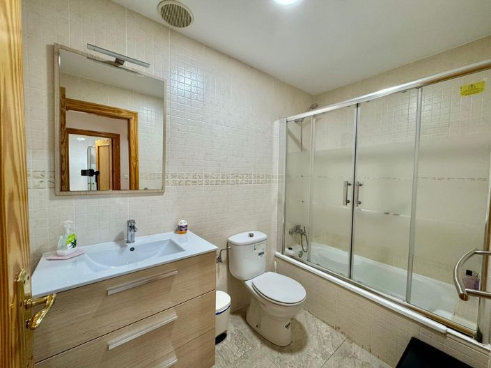 Image No.20-4 Bed Townhouse for sale