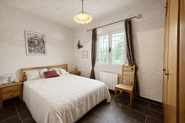 Image No.10-3 Bed Country House for sale