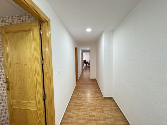 Image No.8-3 Bed Apartment for sale