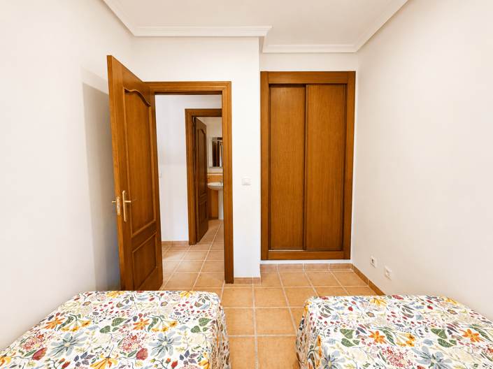 Image No.18-2 Bed Apartment for sale