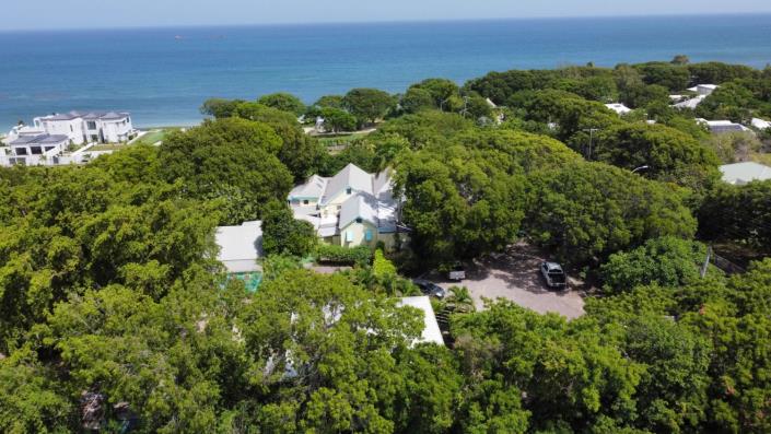 Image No.4-9 Bed Property for sale