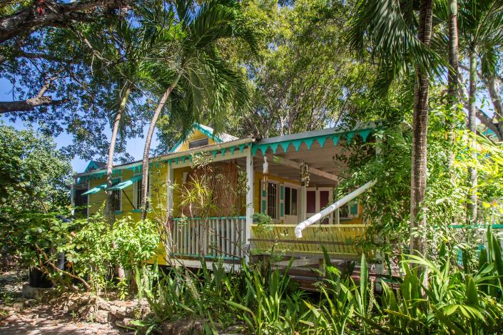 Image No.16-9 Bed Property for sale