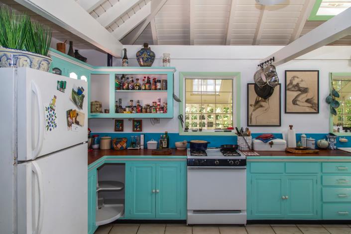 Image No.23-9 Bed Property for sale