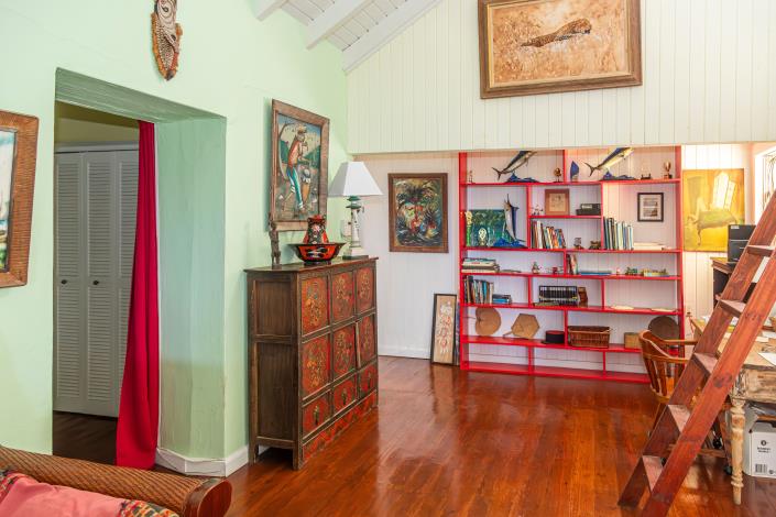 Image No.56-9 Bed Property for sale