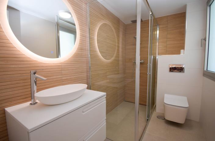 Image No.17-3 Bed Property for sale