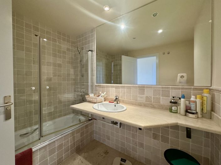 Image No.21-2 Bed Apartment for sale