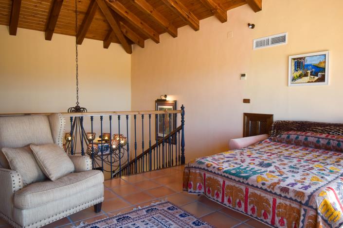 Image No.28-5 Bed Property for sale