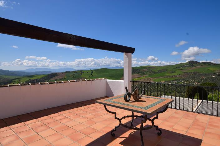 Image No.30-5 Bed Property for sale