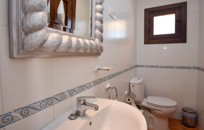 Image No.45-5 Bed Property for sale