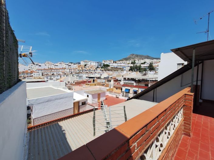 Image No.1-3 Bed Property for sale