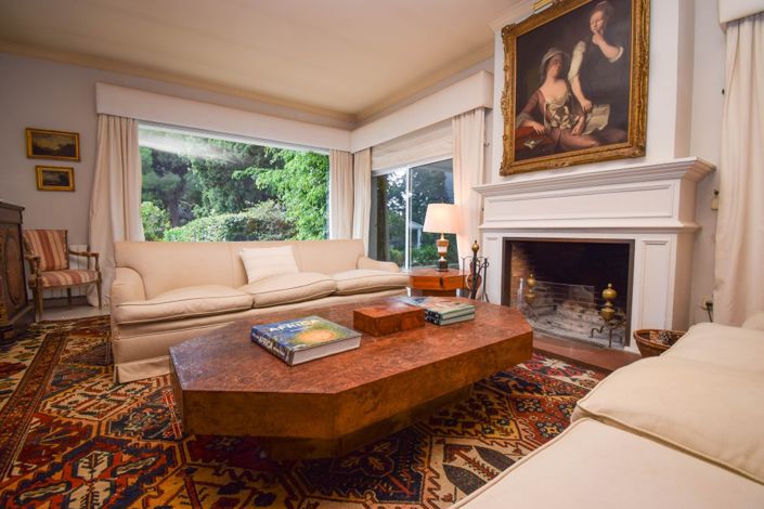 Image No.12-8 Bed Villa for sale