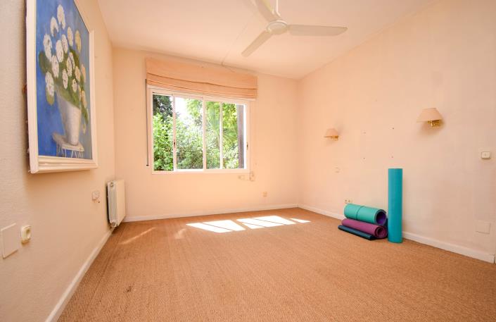 Image No.28-8 Bed Villa for sale