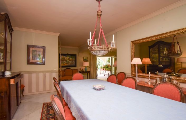 Image No.13-8 Bed Villa for sale