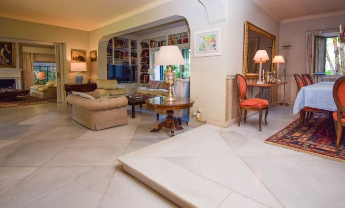 Image No.7-8 Bed Villa for sale