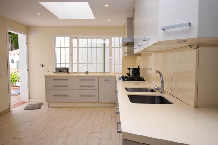 Image No.8-8 Bed Villa for sale