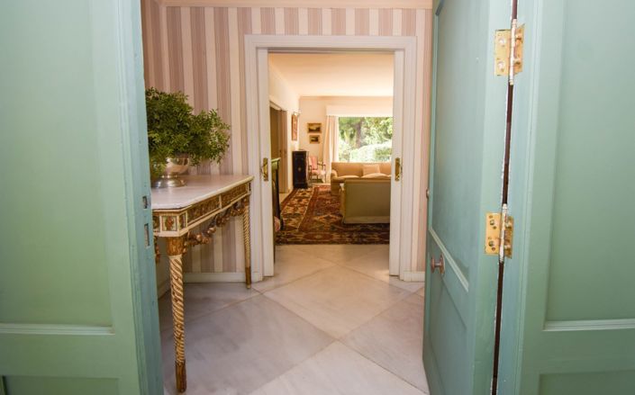 Image No.10-8 Bed Villa for sale