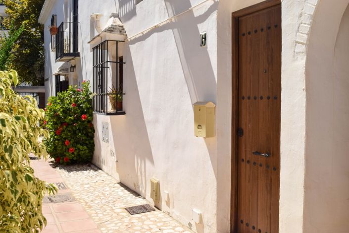 Image No.1-3 Bed Townhouse for sale