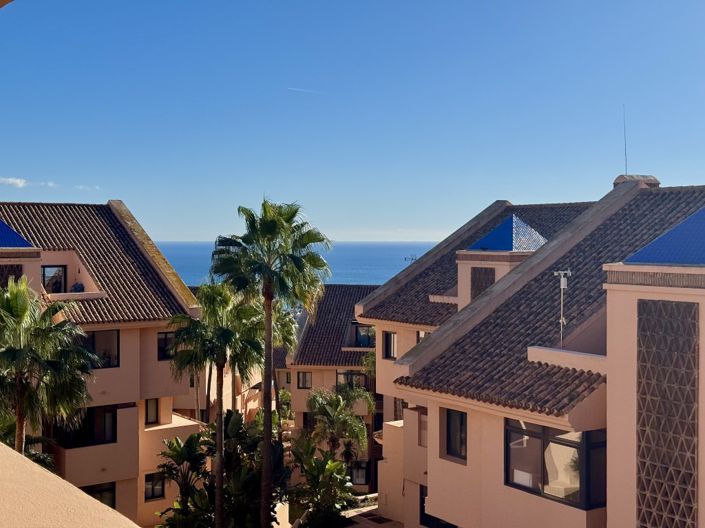 Image No.17-3 Bed Property for sale