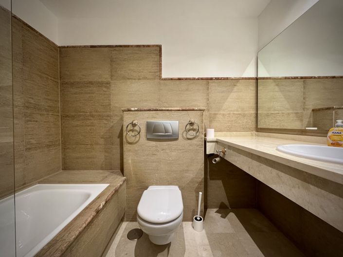 Image No.21-3 Bed Property for sale