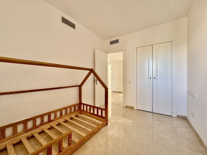 Image No.22-3 Bed Property for sale