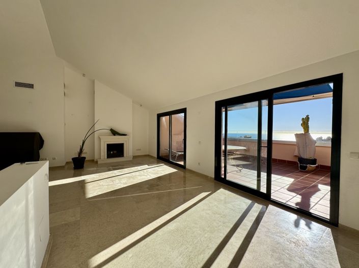 Image No.6-3 Bed Property for sale