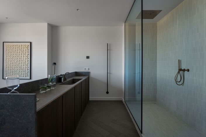 Image No.17-4 Bed Property for sale