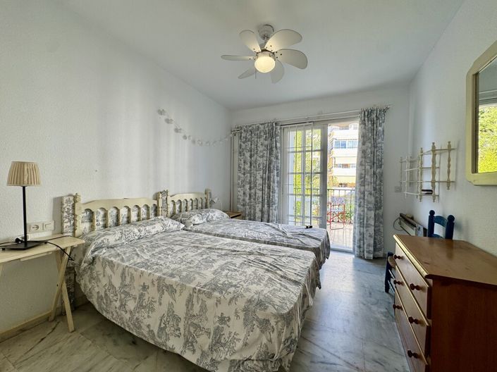 Image No.11-5 Bed Property for sale