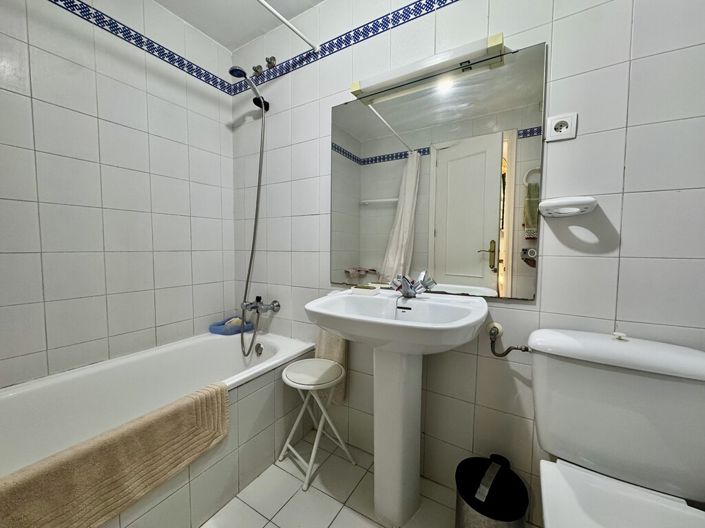 Image No.16-5 Bed Property for sale