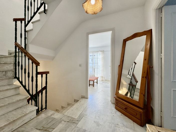 Image No.19-5 Bed Property for sale