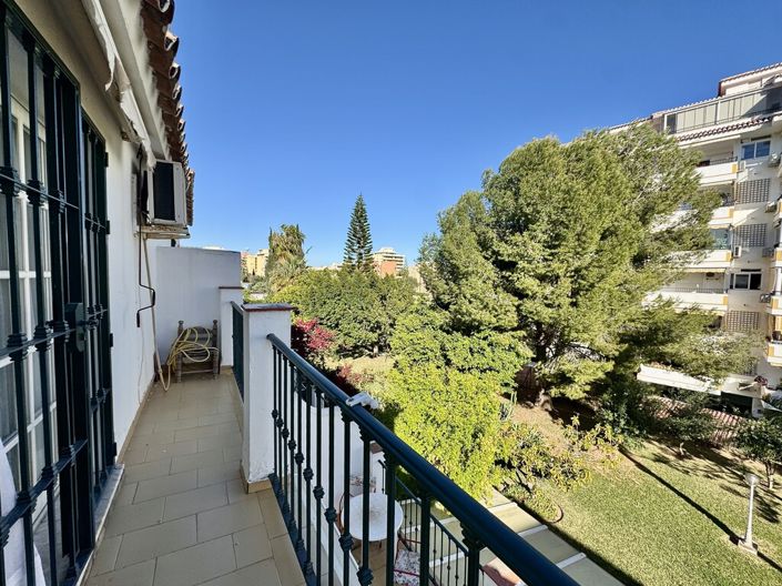 Image No.24-5 Bed Property for sale