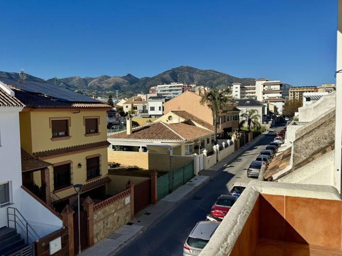 Image No.27-5 Bed Property for sale