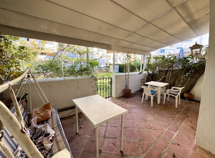 Image No.28-5 Bed Property for sale