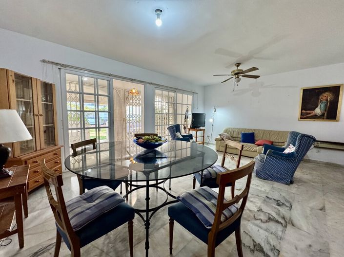 Image No.3-5 Bed Property for sale