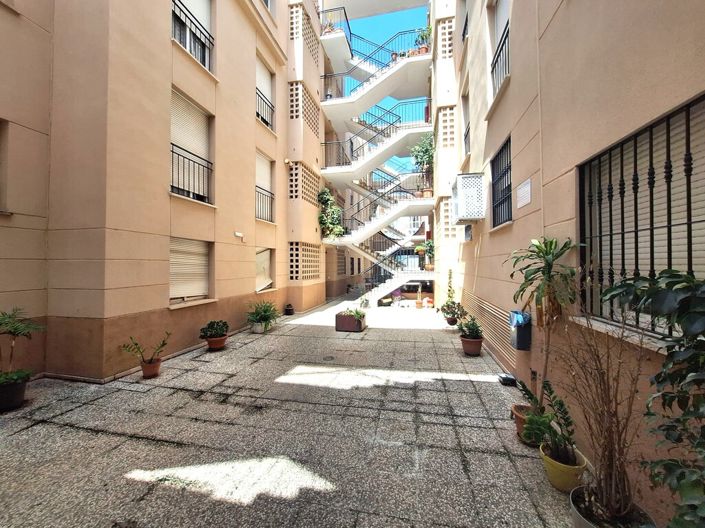 Image No.15-3 Bed Apartment for sale