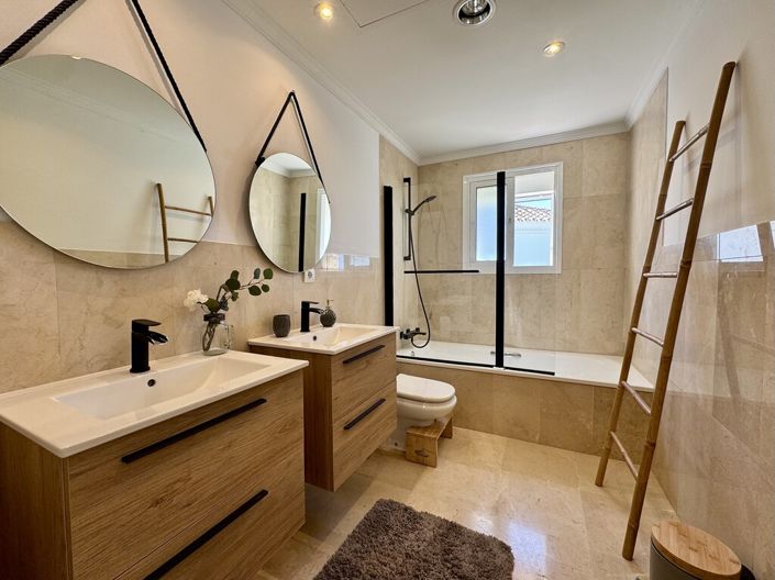 Image No.13-3 Bed Villa for sale