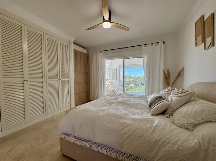 Image No.18-3 Bed Villa for sale