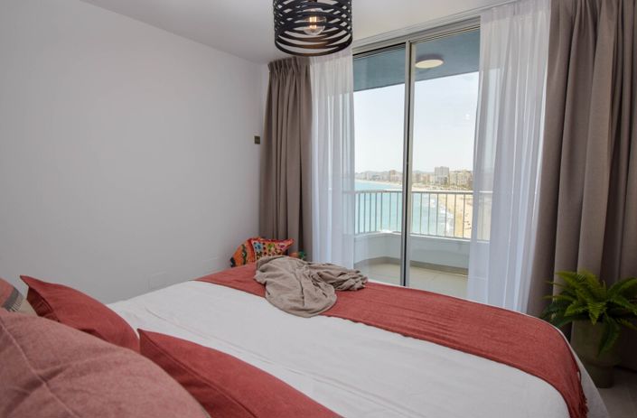 Image No.11-3 Bed Property for sale