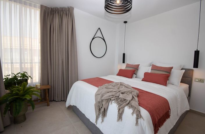 Image No.12-3 Bed Property for sale