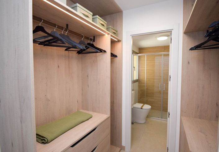 Image No.15-3 Bed Property for sale